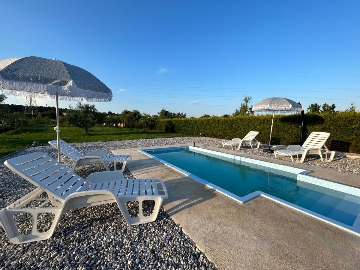 Dora House With Wifi And Outdoor Swimming Pool Villa Pula Buitenkant foto