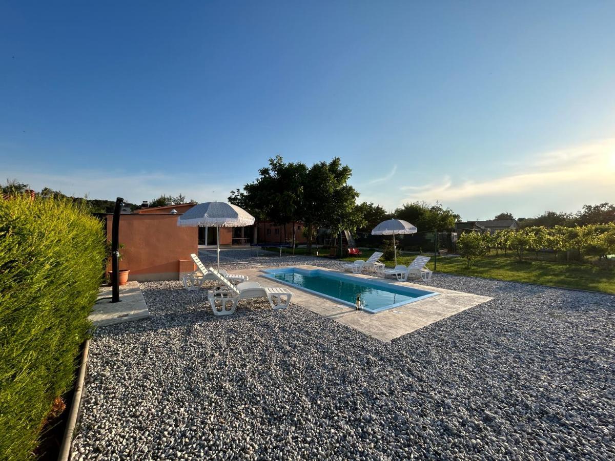 Dora House With Wifi And Outdoor Swimming Pool Villa Pula Buitenkant foto