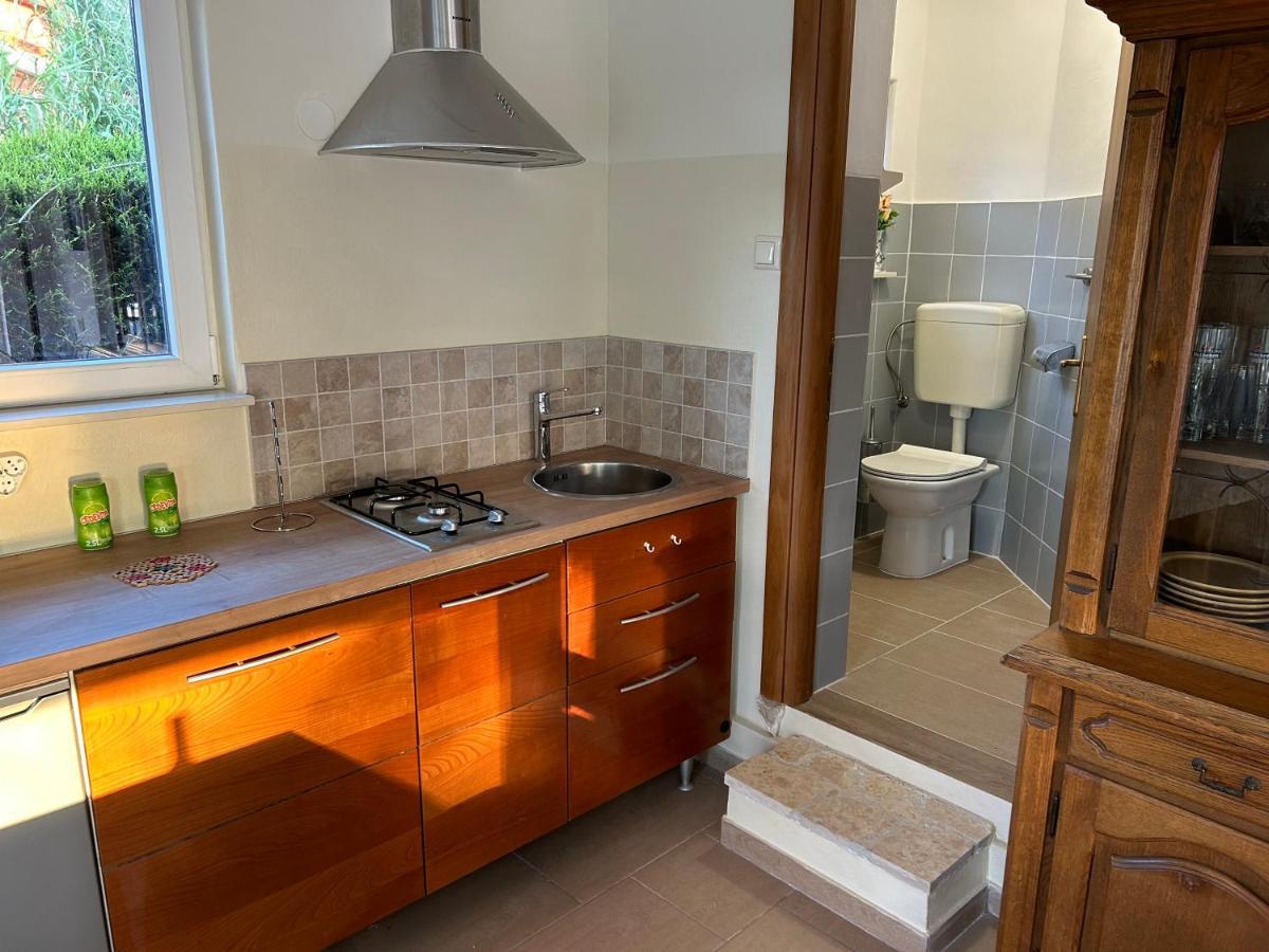 Dora House With Wifi And Outdoor Swimming Pool Villa Pula Buitenkant foto