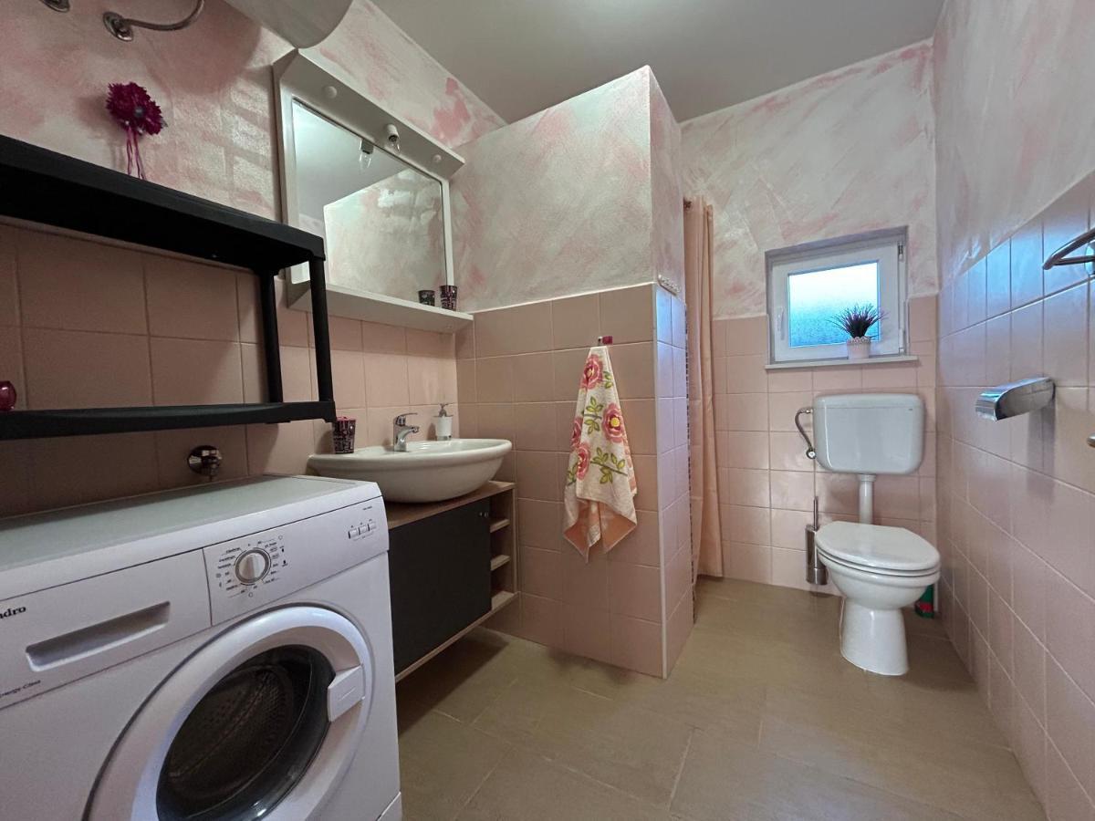 Dora House With Wifi And Outdoor Swimming Pool Villa Pula Buitenkant foto