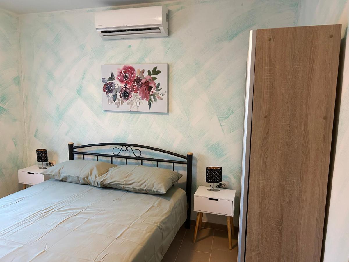Dora House With Wifi And Outdoor Swimming Pool Villa Pula Buitenkant foto
