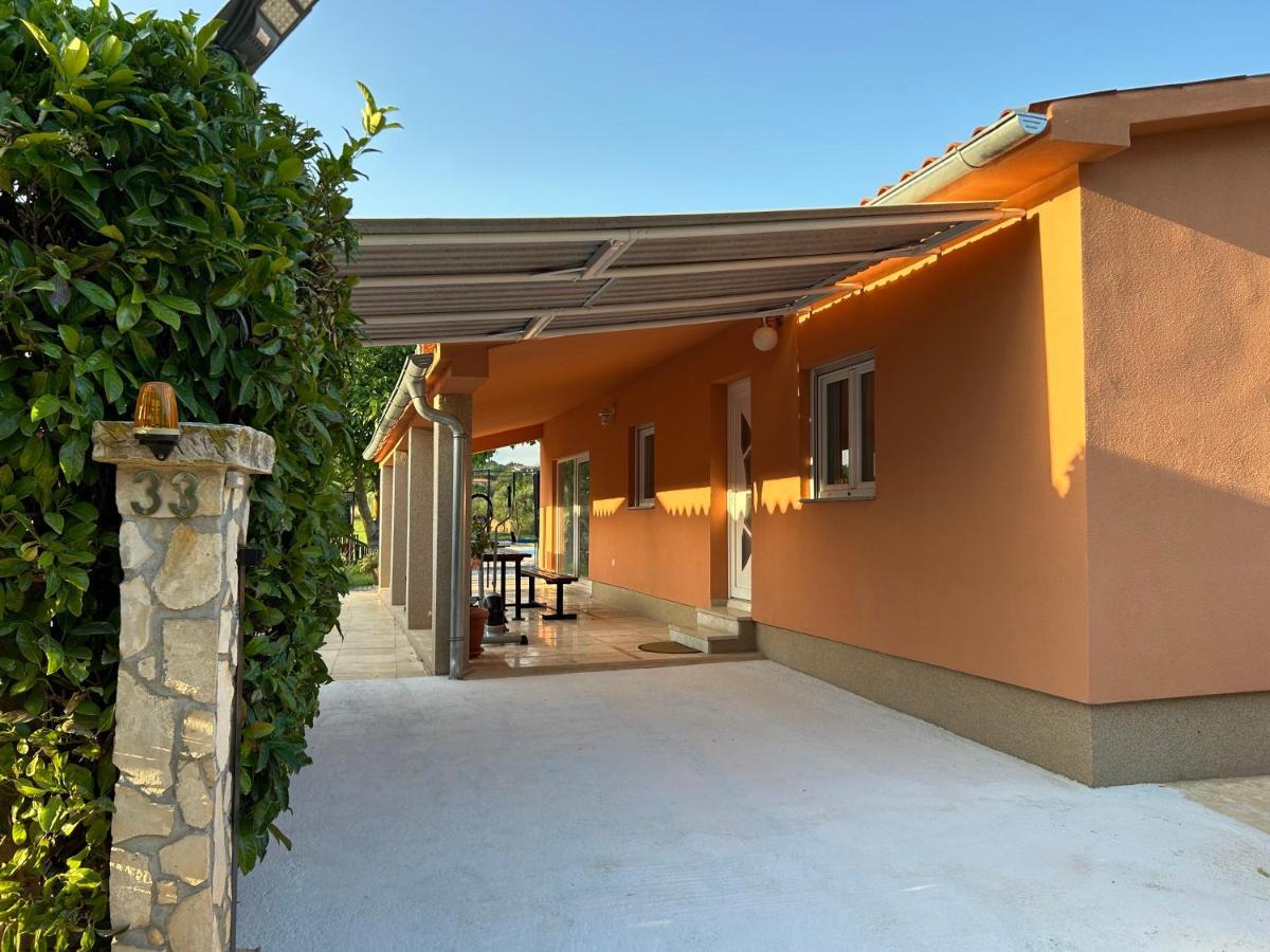 Dora House With Wifi And Outdoor Swimming Pool Villa Pula Buitenkant foto